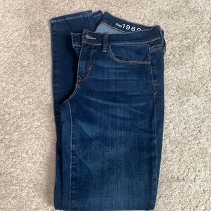 Gap 1969 legging jean. Size 27r. Excellent condition